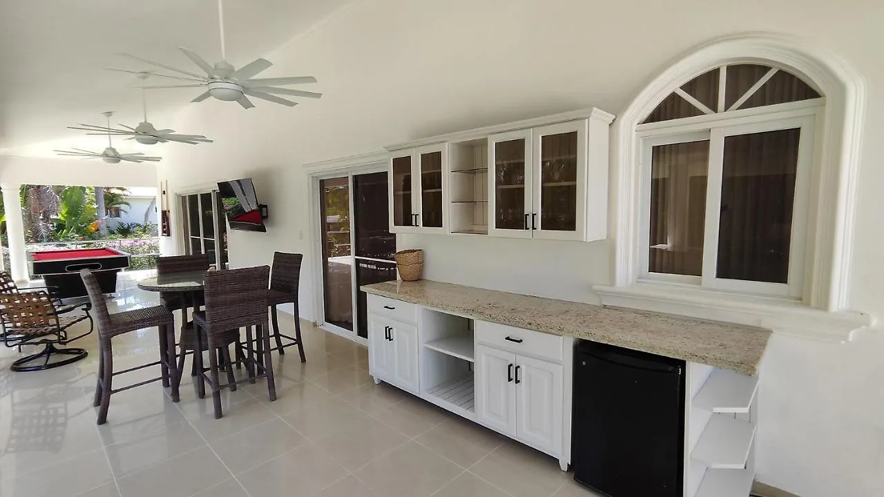 Luxury 4-Bedroom Villa With Climate Pool Sosúa